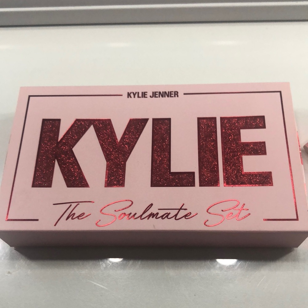 Kylie cosmetics soulmate set